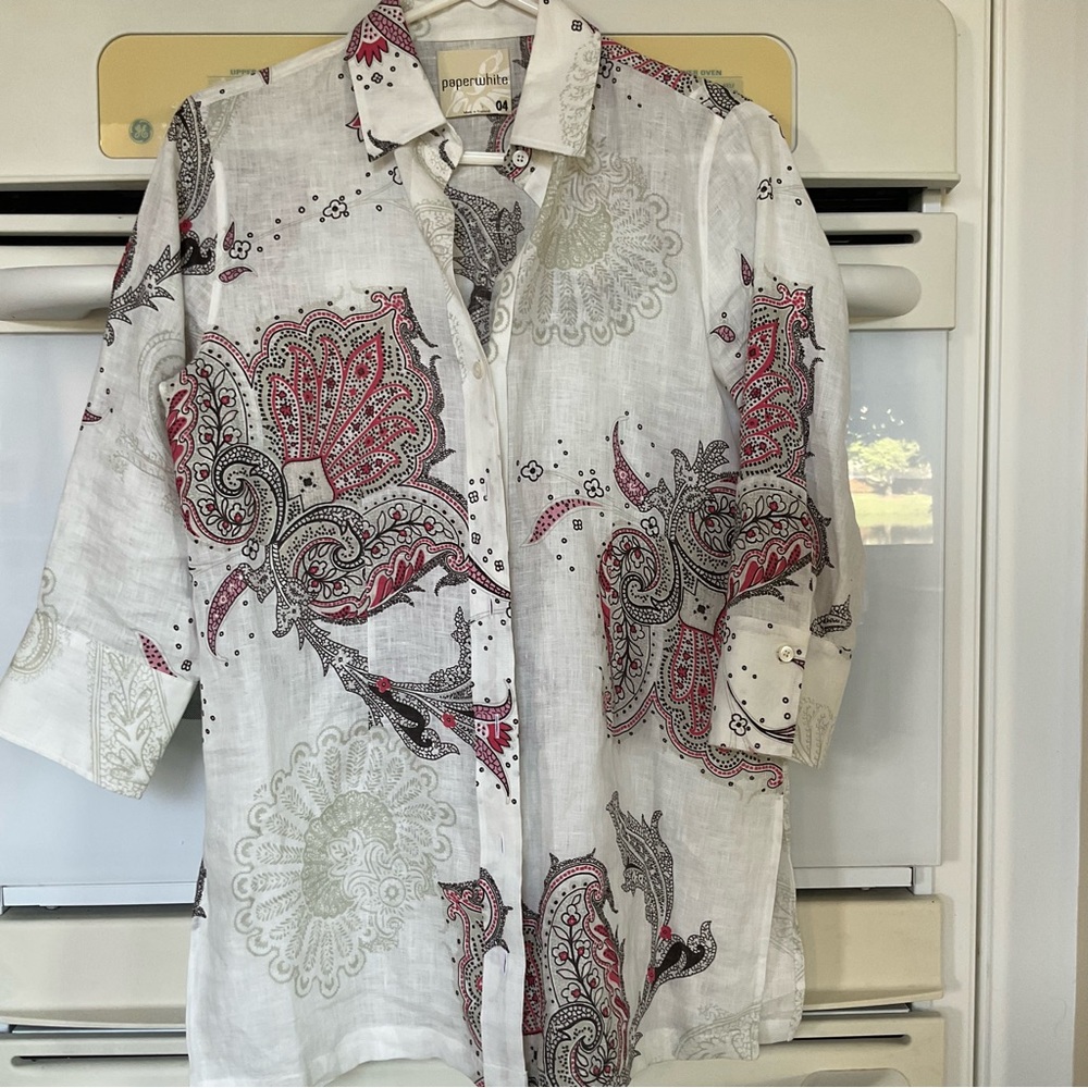 Nice and casual  100% linen top. - Picture 2 of 15